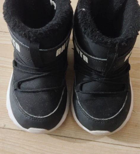 安踏童鞋鞋子多没怎么穿 感兴趣的话点“我想...