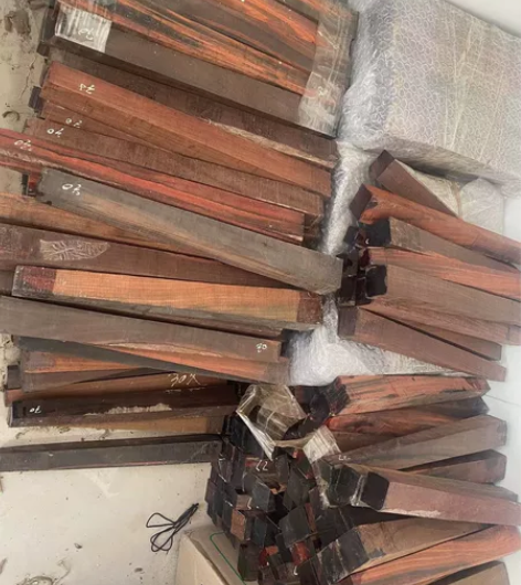 百年老红木C调唢呐料，全好无瑕疵。尺寸30...