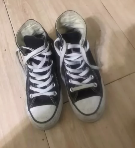 匡威黑色经典款36码，穿了有一段时间了，搬...