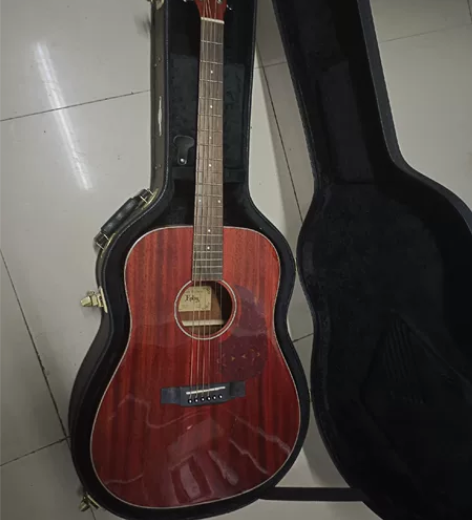 吉他如图,回家不好带,所以出 感兴趣的话点...