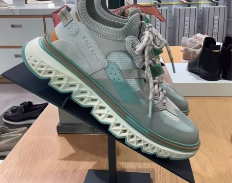 #Colehaan 户外鞋热潮中最彰显个性...