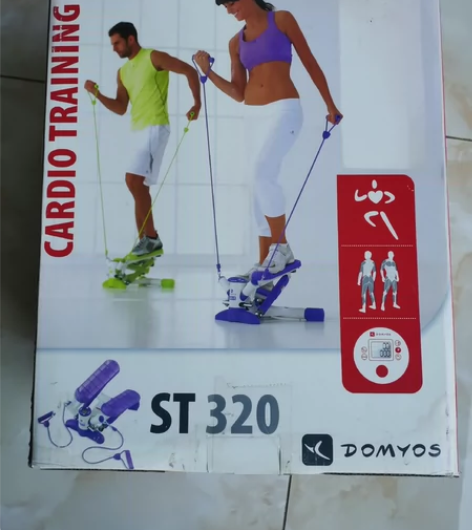 家用踏步机,品牌迪卡侬,闲置已久,几乎没用...