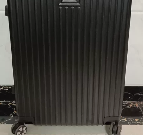 今年新买的行李箱，本来是打算出去旅游的，用...