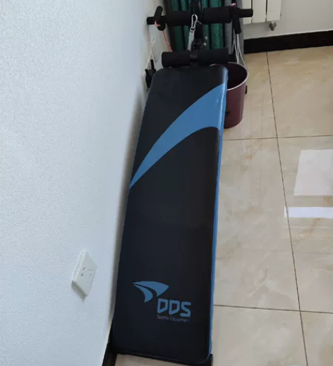 多德士仰卧起坐凳子，买上没用过几次，一直闲...