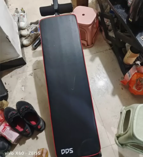 仰卧起坐器，九五新，买来都没用两次，一直放...