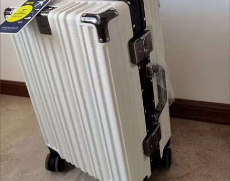 【店铺倒闭，低价出售！！！】行李箱登机旅行...