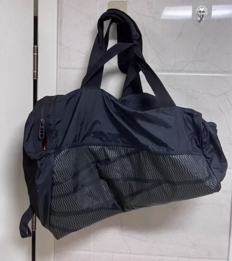 耐克足球包 篮球包 单肩包 带放球空间轻微...