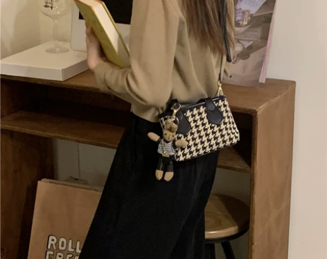 包包女2023新款小众设计个性千鸟格小方包...