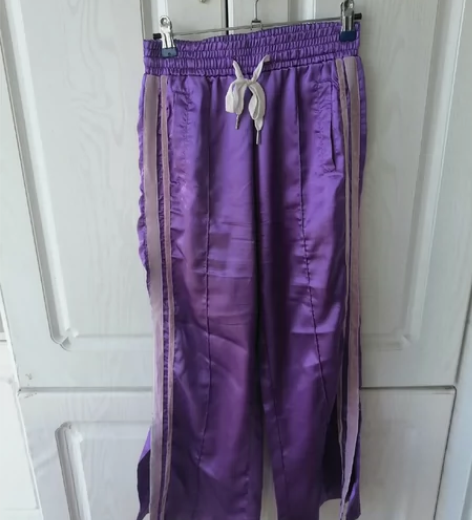 运动裤，闲置处理 感兴趣的话点“我想要”和...