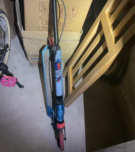 迪卡侬可折叠滑板车，一直闲置在地下室，擦下...