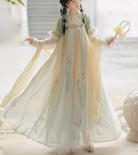 恋霜嘟嘟莓汉服女装唐制齐胸 仅穿一次 （配...