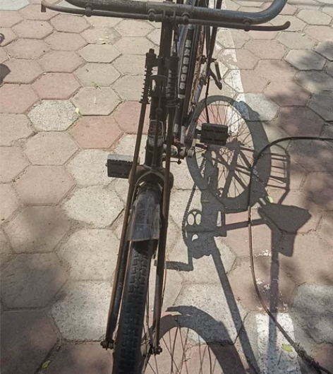 老永久加重自行车，成色很好，正常骑行非常紧...