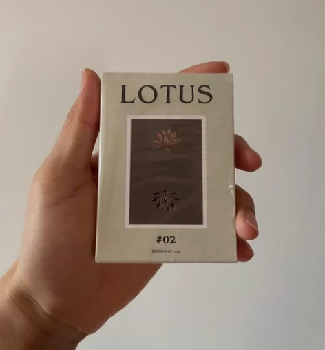 代友出掌中莲02 瑕疵已拍出，目测不伤牌。...