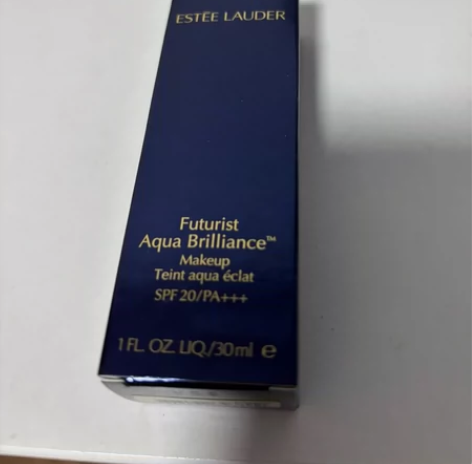 雅诗兰黛粉底液 全新 1W0色 感兴趣的话...