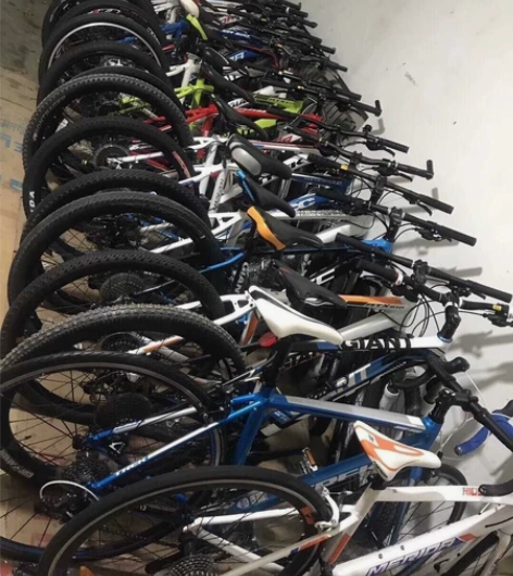 【仓库处理】全新永久大厂山地自行车26寸2...