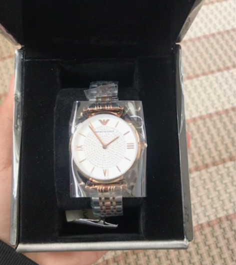 阿玛尼满天星女表，表盘32mm，全新未使用...