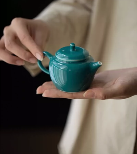 民国绿巨轮珠茶壶 容量130ml左右 全新...