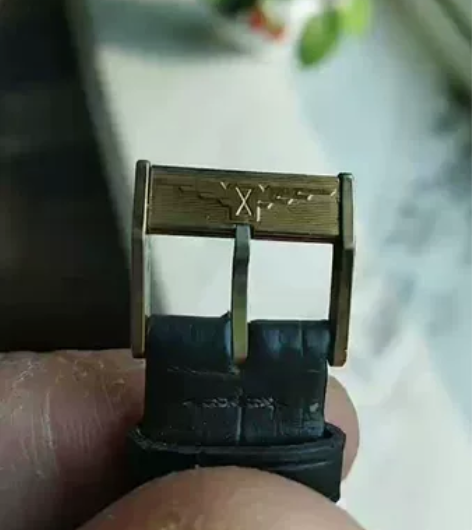 浪琴原装包金针扣，尺寸14mm，老物成色不...