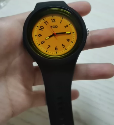 ZGO正港手表 没带过几次 很新感兴趣的话...