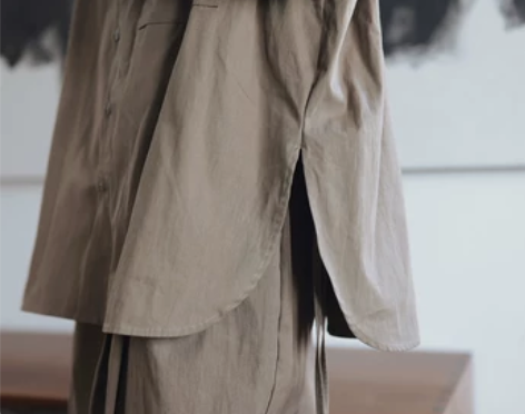 衣疫 2色.立体裁剪廓形肌理锦棉两侧绑带的...