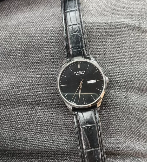 花花公子手表进水了。 感兴趣的话点“我想要...