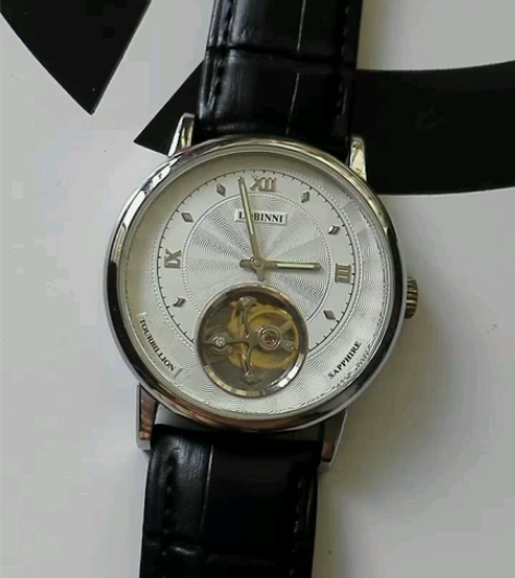 真陀飞轮手动机械手表，偏心陀飞轮机芯，一分...