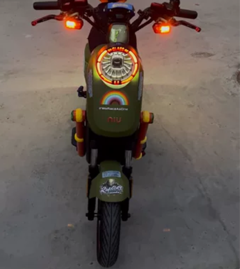 小牛U2顶配，电池48V28A。整车APp...