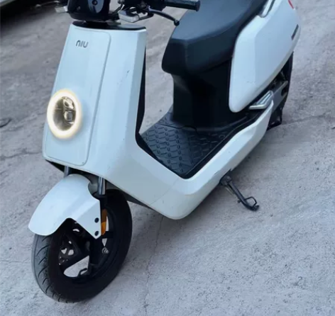 原装锂电小牛一台，准新车，成色细节完美 感...