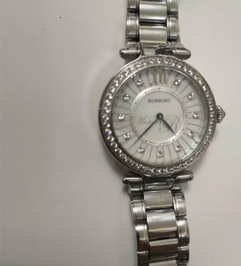 罗西尼手表，走时精准， 感兴趣的话点“我想...