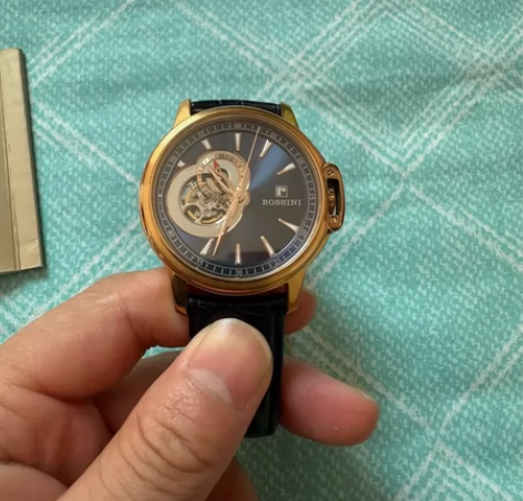 罗西尼手表之前买，戴过一段时间 一直闲置。...