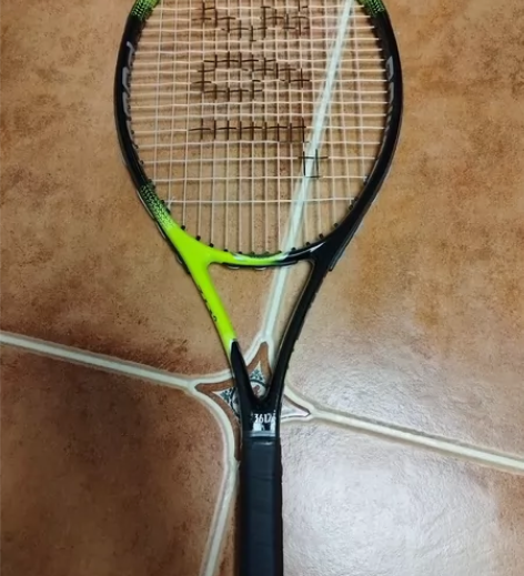 低价出售只用过一次的361网球拍，单人打带...