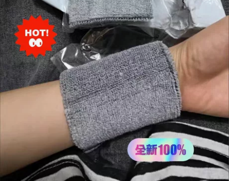 处理一批运动护腕吸汗毛巾多色健身跑步擦汗篮...