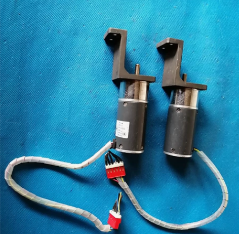 24V350转无刷减速电机BLH37RD-...