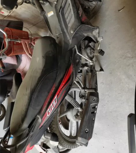 出雅马哈u8弯梁摩托车一辆，本人自用的，经...