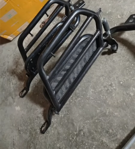 银钢YG150-22D改装侧翻大货架，装上...