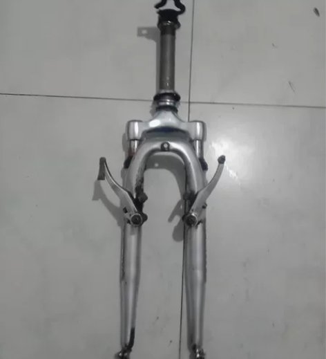 24英寸雅哥弟内三速自行车上拆下来的前叉，...