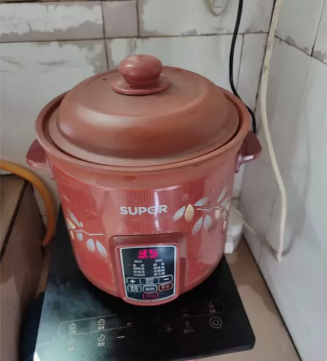 苏泊尔瓦罐电炖锅有人要吗？成色内胆发热盘都...