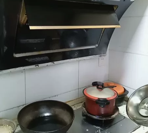 好太太抽油烟机双电机的，只有左边的电机可以...