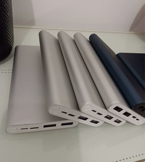 小米移动电源3，10000ma快充版，成色...