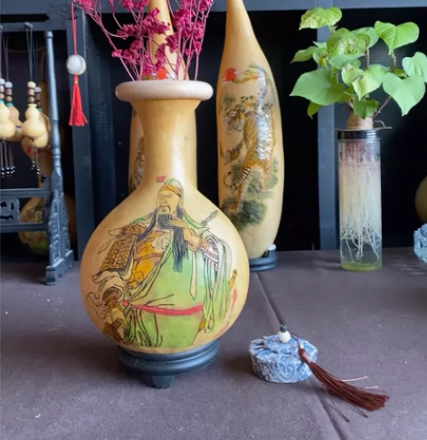 手工墨刻彩绘葫芦花瓶摆件茶叶罐 拿下盖子是...