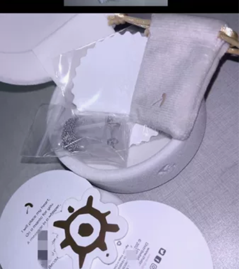 出全新正版光遇三周年《爱之套装》包含:绊爱...