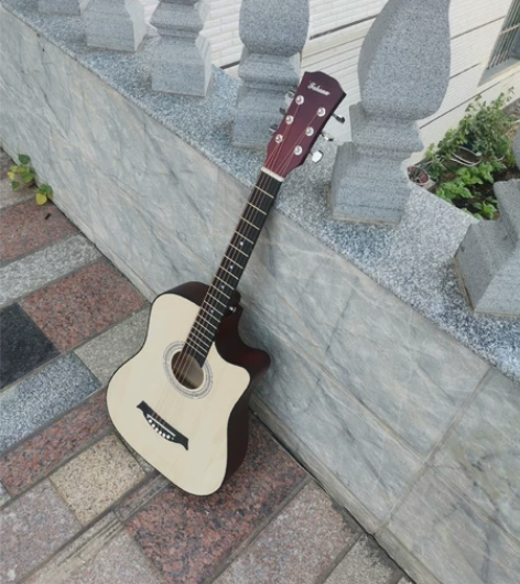 自己很喜欢吉他一时闹热买的，因为要考研没时...