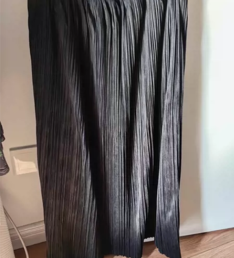 全新风琴褶雨伞裙，有厚度垂度，带内衬 陈洁...