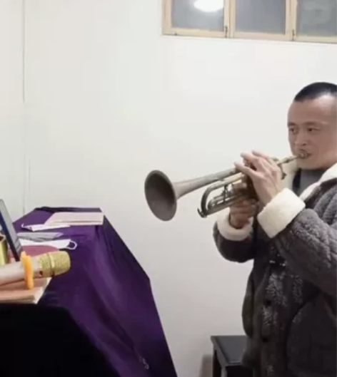 有年代感的老牌百灵厂家小号，音质自己感觉 ...