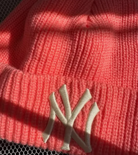 mlb 全新粉色毛线帽正品 感兴趣的话点“...