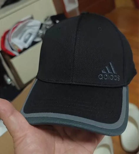 阿迪达斯全封棒球帽，带弹力汗带，57-61...