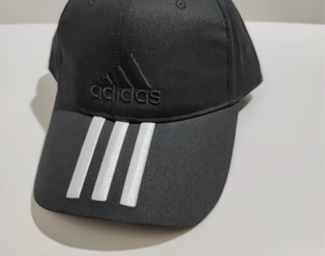 阿迪达斯黑色棒球帽运动帽 感兴趣的话点“我...