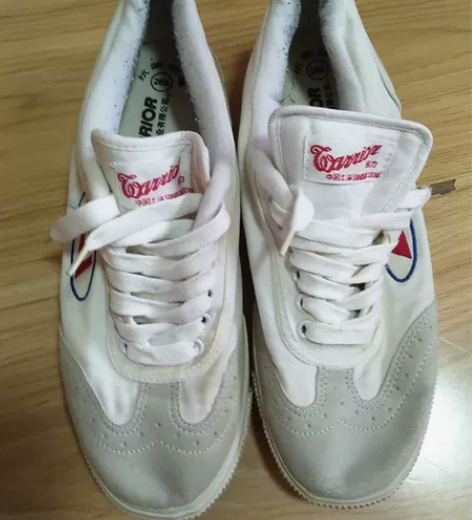 回力运动鞋（穿过）13元包邮（卖出不退） ...