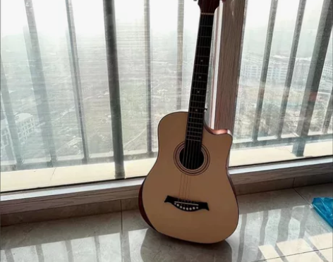 原价1000多的几乎全新吉他便宜出了，孩子...