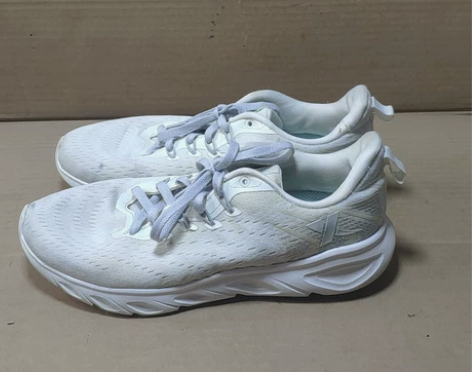 特步男鞋43码夏季款运动鞋跑步鞋,二手专柜...